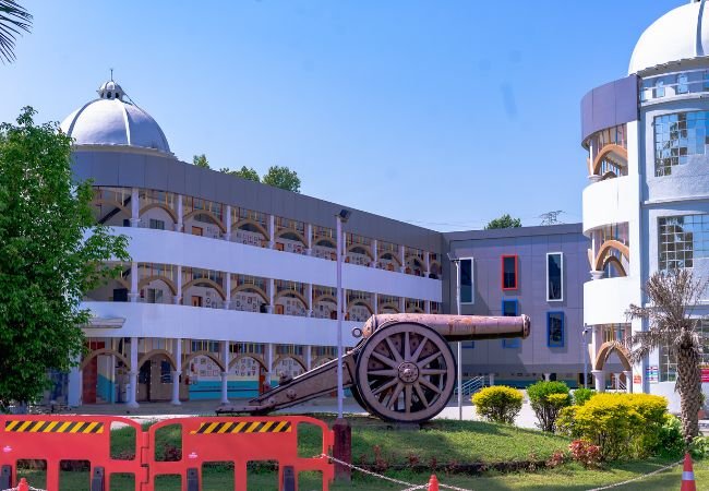 World-Class Infrastructure at Gyan Ganga Orchids